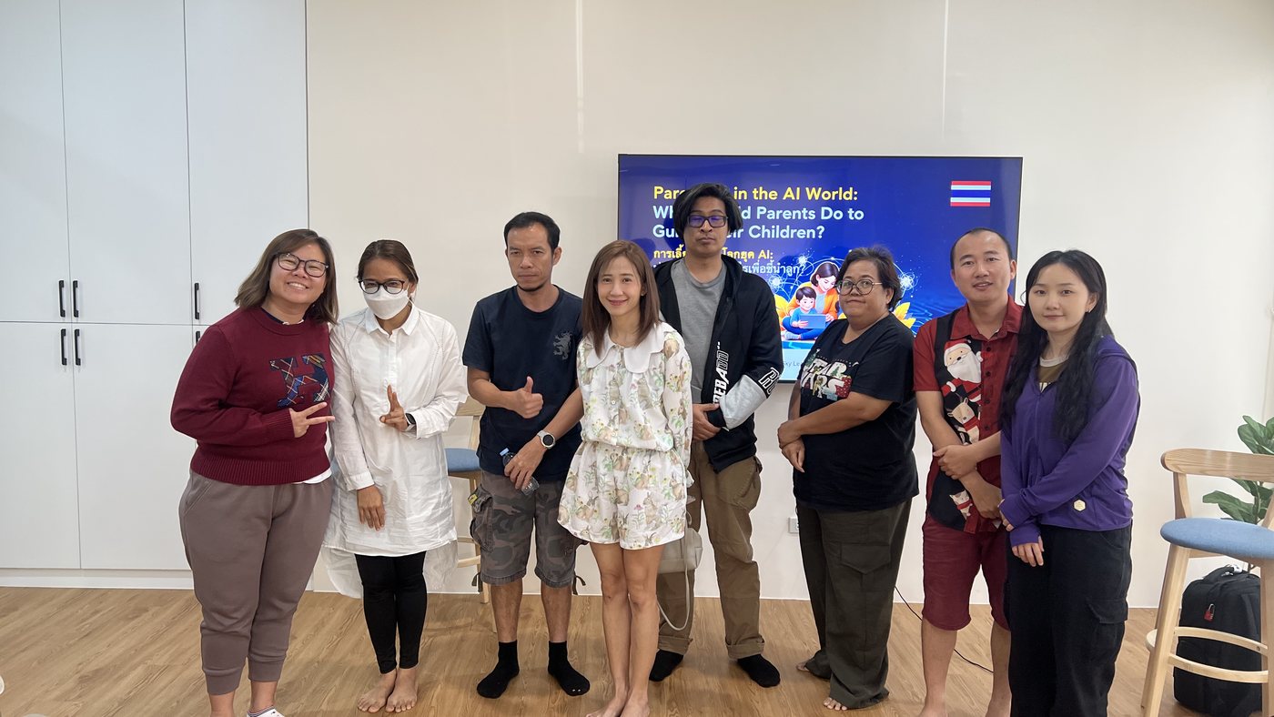 Talk for parents on AI for children in Lat Krabang